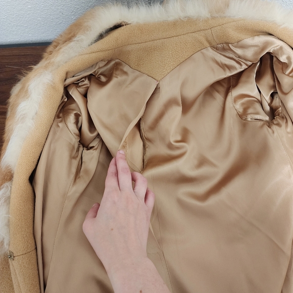 1960s Vintage Jackie Stuart Junior Fur Collar Tan Belted Wool Trench Coat - Picture 10 of 15